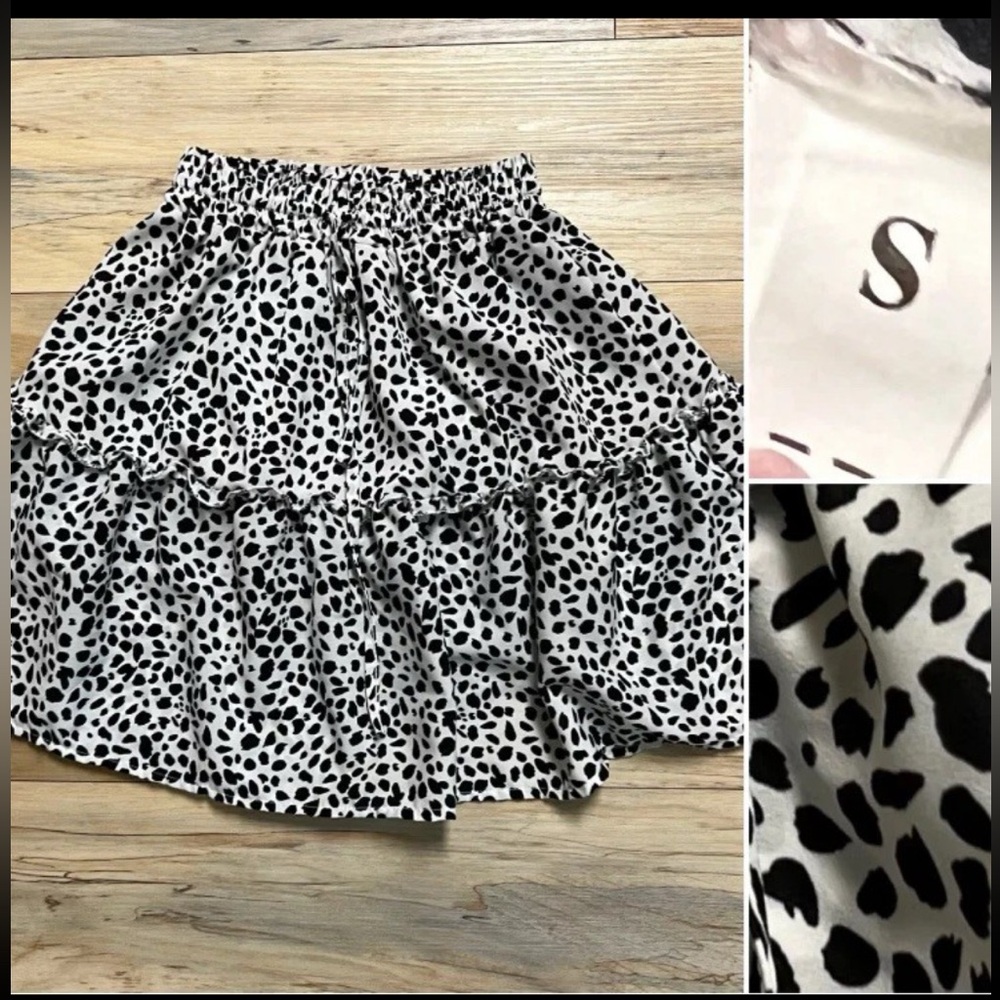 White & Black Leopard Print - Ruffled Mini Skater Skirt Women's Size Small